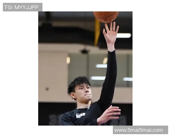 曾凡博：从青涩新星到篮球场上的璀璨明珠，未来可期的篮球梦想之路